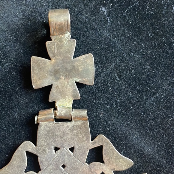 Cross figure, Approximately 5 1/4 inches no chain or cord included for this item - Picture 5 of 12